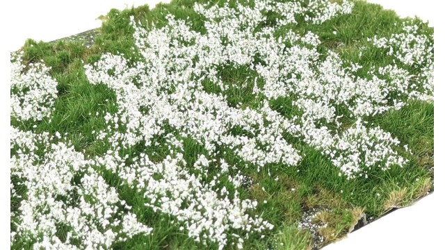 Layered Tufts Flowers White